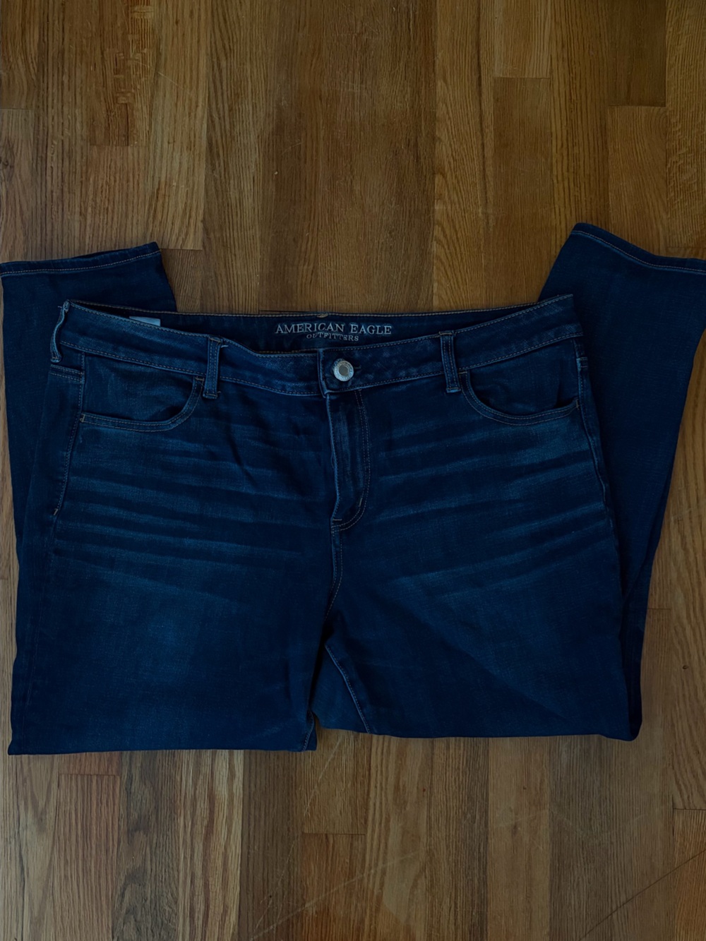 American Eagle Outfitters Womenโs Dark Blue Skinny Jeans